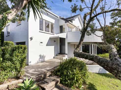 42 Rarangi Road, St Heliers