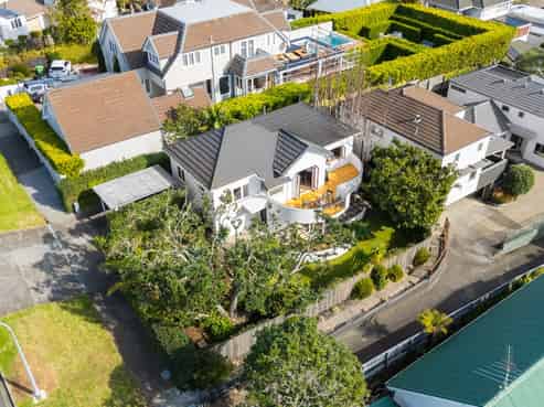 42 Rarangi Road, St Heliers