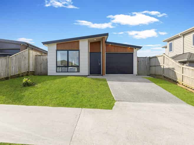 24  Koropupu Street, Pukekohe
