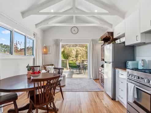 1839G Longbush Road, Longbush
