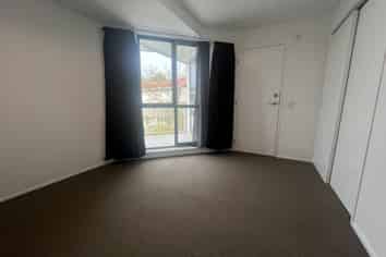 B6/13 Palm Grove, Berhampore