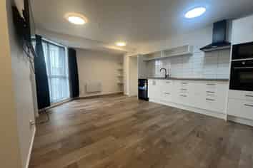 B6/13 Palm Grove, Berhampore