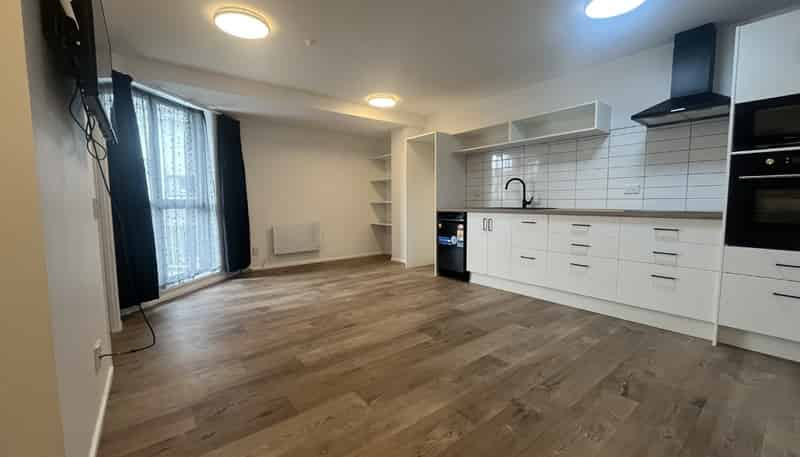 B6/13 Palm Grove, Berhampore