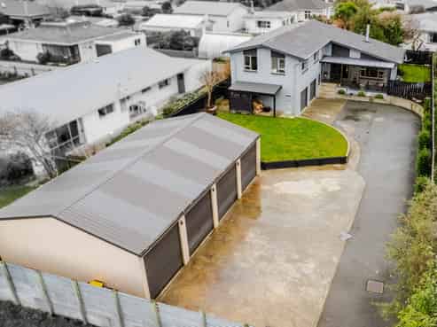 253 Pomona Street, Strathern