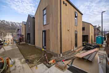 93/1-6 Hall Street, Five Mile Villas, Frankton