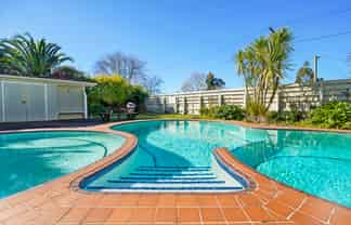 2/10 Hunter Street, Hamilton Lake