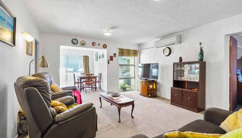 2/10 Hunter Street, Hamilton Lake