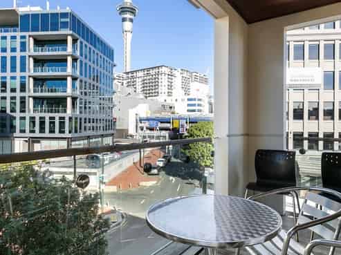 2/20N Pakenham Street East, Auckland Central
