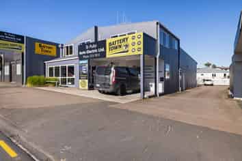 Split-Risk Investment on Prime Arterial Route