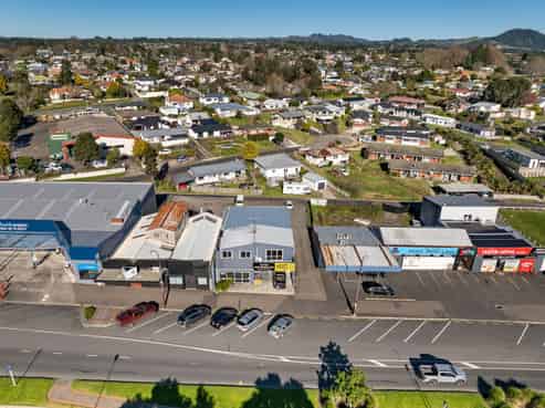 Split-Risk Investment on Prime Arterial Route