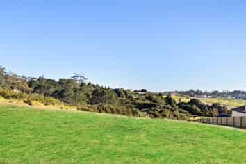 16 Annmarie Avenue, Totara Park