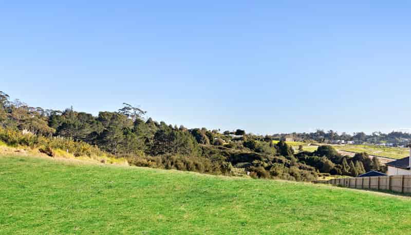 16 Annmarie Avenue, Totara Park