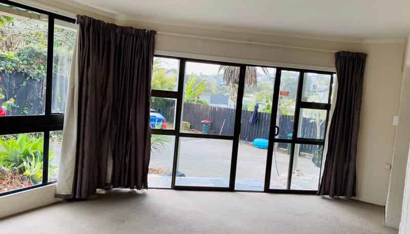 2/70 Tautari Street, Orakei