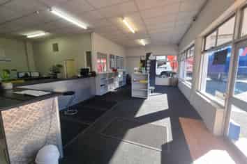 Versatile Commercial Space