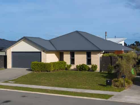 18 Lancaster Avenue, Burleigh