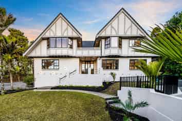15 Fern Glen Road South, St Heliers