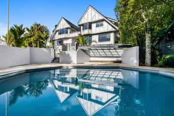 15 Fern Glen Road South, St Heliers