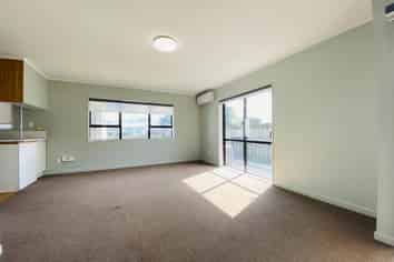 1/11 Kennington Drive, Clendon Park
