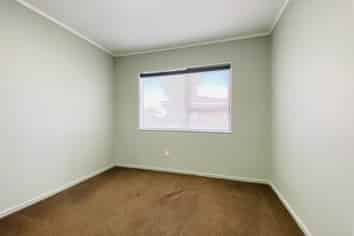 1/11 Kennington Drive, Clendon Park