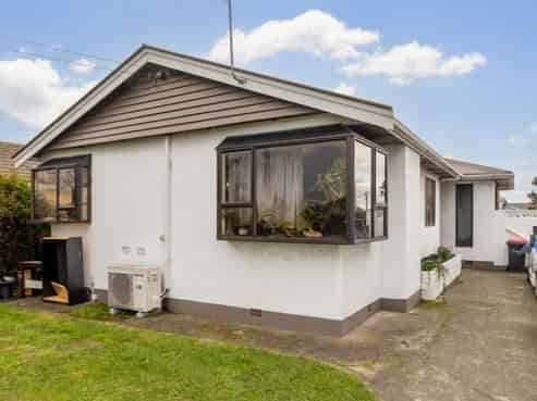 73 Hargood Street, Woolston