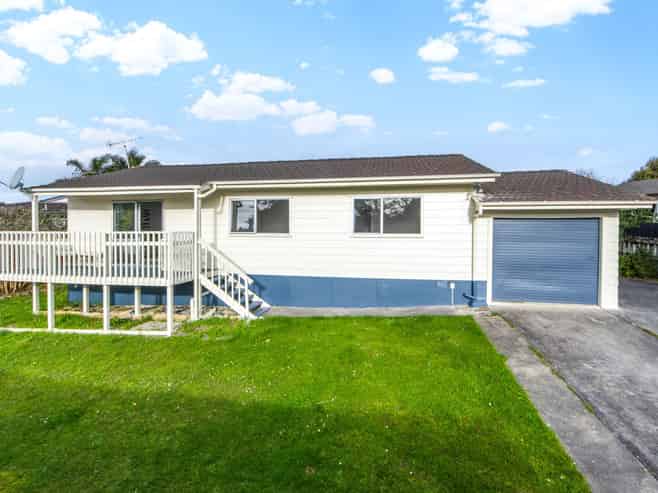 8 Katrina Place, Massey