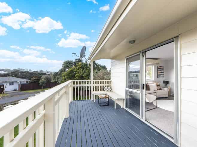8 Katrina Place, Massey