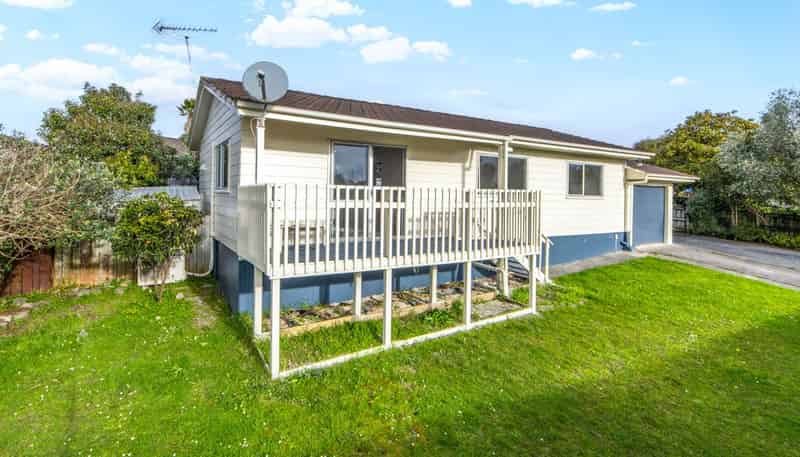 8 Katrina Place, Massey