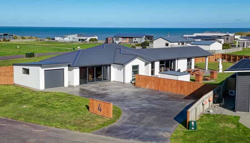 4 Rosemount Road, Waverley