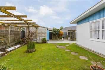 6A Hollows Crescent, Takaro