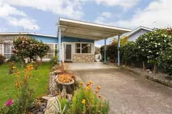 6A Hollows Crescent, Takaro