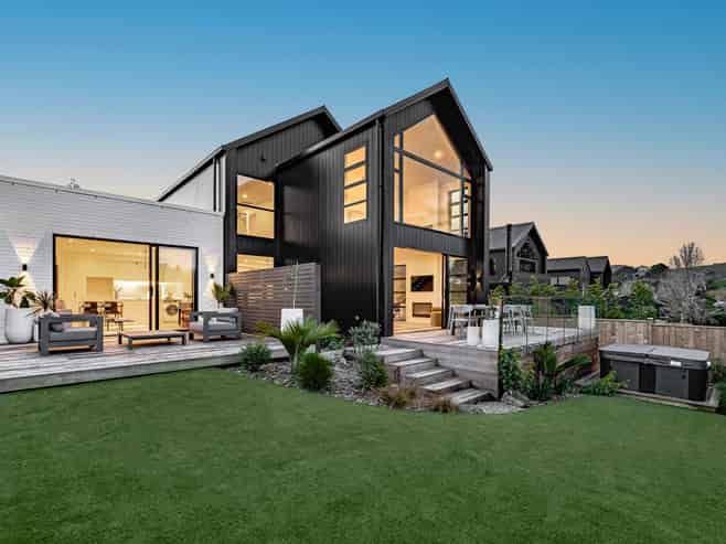 39 Elliot Street, Riverhead