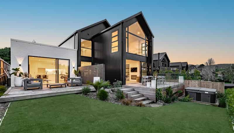 39 Elliot Street, Riverhead