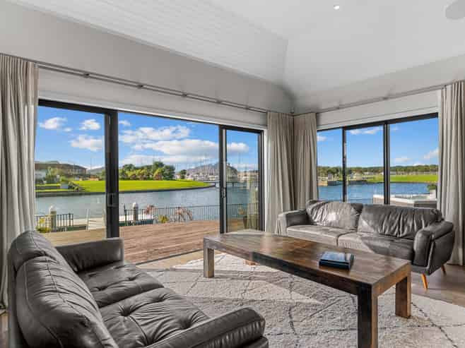 33 Waitemata Drive, One Tree Point