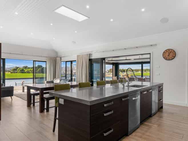 33 Waitemata Drive, One Tree Point