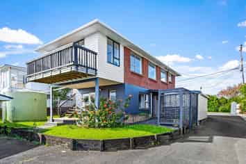 1006 Whangaparoa Road, Tindalls Beach