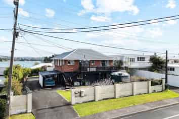 1006 Whangaparoa Road, Tindalls Beach