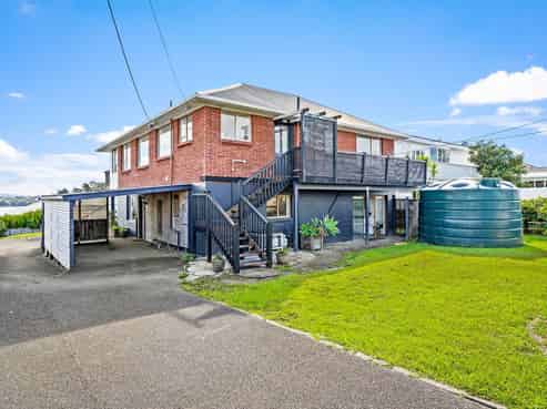 1006 Whangaparaoa Road, Matakatia