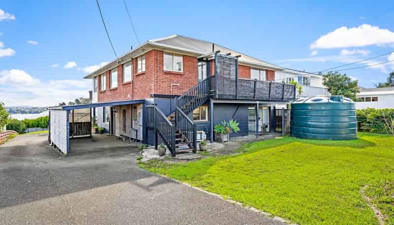 1006 Whangaparoa Road, Tindalls Beach