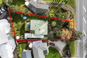 355  Whangaparoa Road, Stanmore Bay