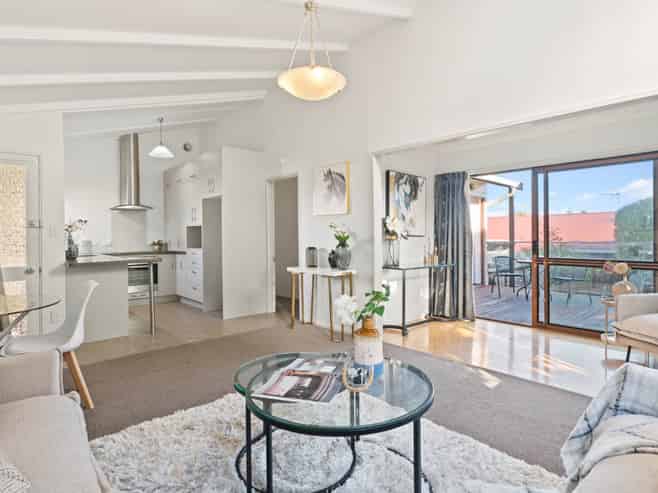 2/47 Rawene Road, Birkenhead
