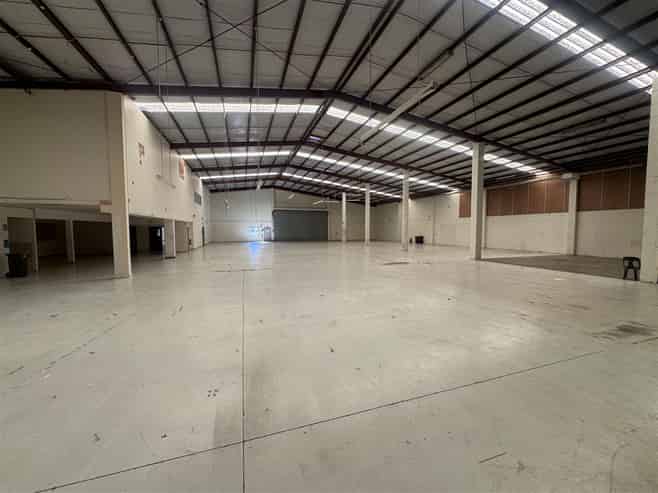 CBRE | High Profile Corner Site in Mt Wellington
