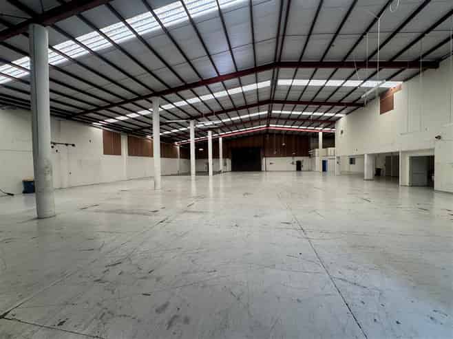 CBRE | High Profile Corner Site in Mt Wellington