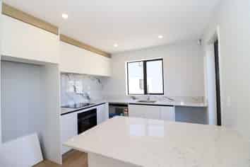 B/4 Blue Gum Rise, Sunnyhills