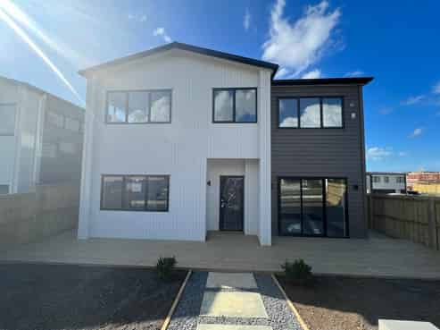 11 Rathmines Road, Flat Bush