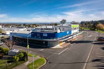 Medical Premises with Holding Income 