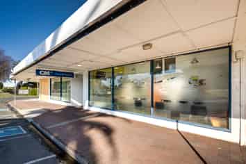Medical Premises with Holding Income 