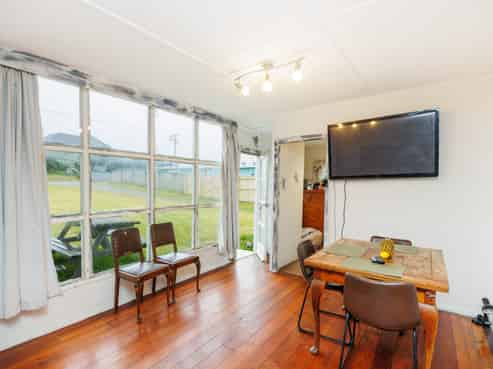 23 Marine Parade South, Foxton Beach