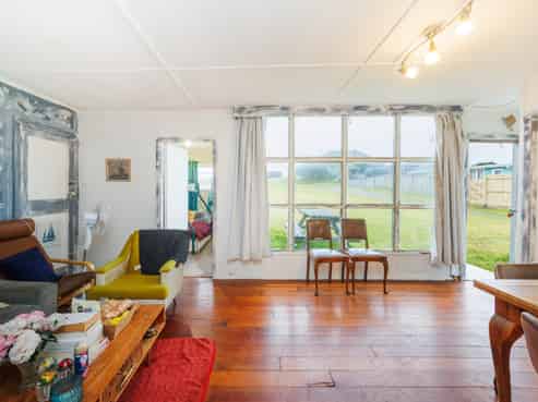 23 Marine Parade South, Foxton Beach