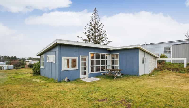 23 Marine Parade South, Foxton Beach