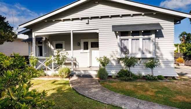 8 Burns Avenue, Takaro